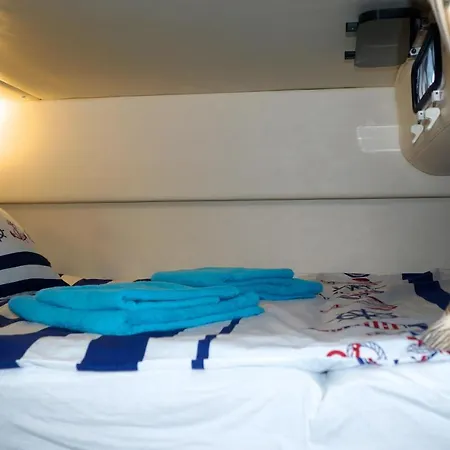 Πλωτό κατάλυμα Cabin Yacht Naturist Village