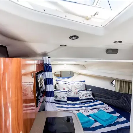 Cabin Yacht Naturist Village Πλωτό κατάλυμα *